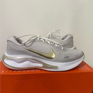 Nike Journey Run Women's Running Shoes Phantom Gold Gum Size 11